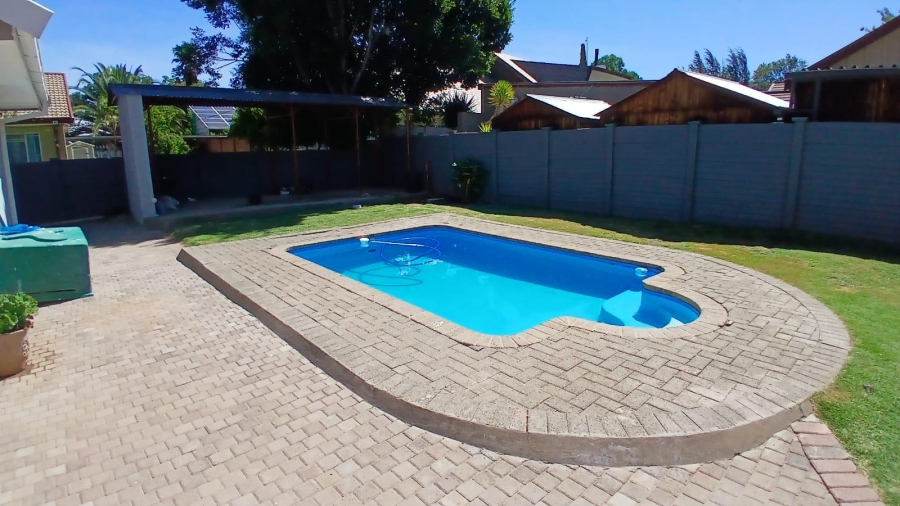 To Let 5 Bedroom Property for Rent in Fichardt Park Free State